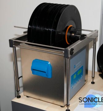 Máquina específica para limpieza de discos de vinilo por ultrasonidos